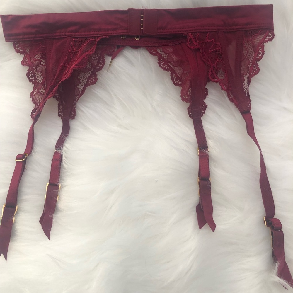 Victoria’s Secret Garter belts. NWOT - Picture 8 of 9